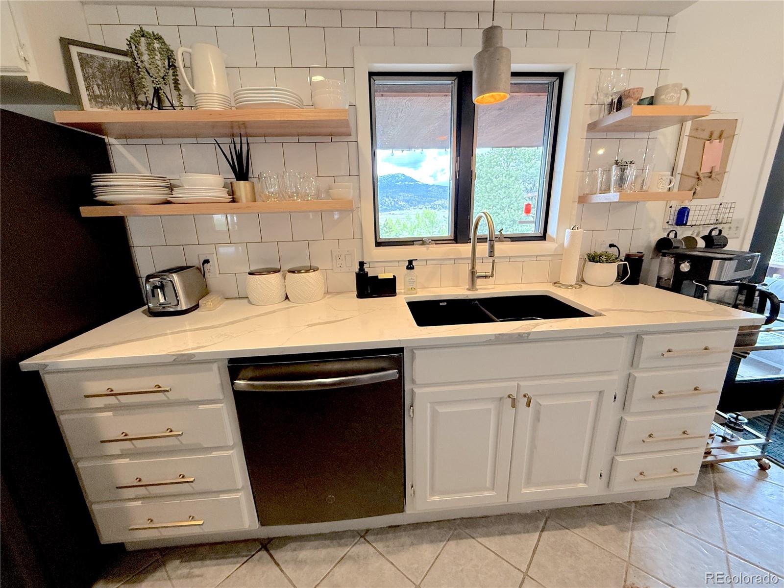 Howard, Colorado, 81233, United States, 3 Bedrooms Bedrooms, ,1 BathroomBathrooms,Residential,For Sale,1921961
