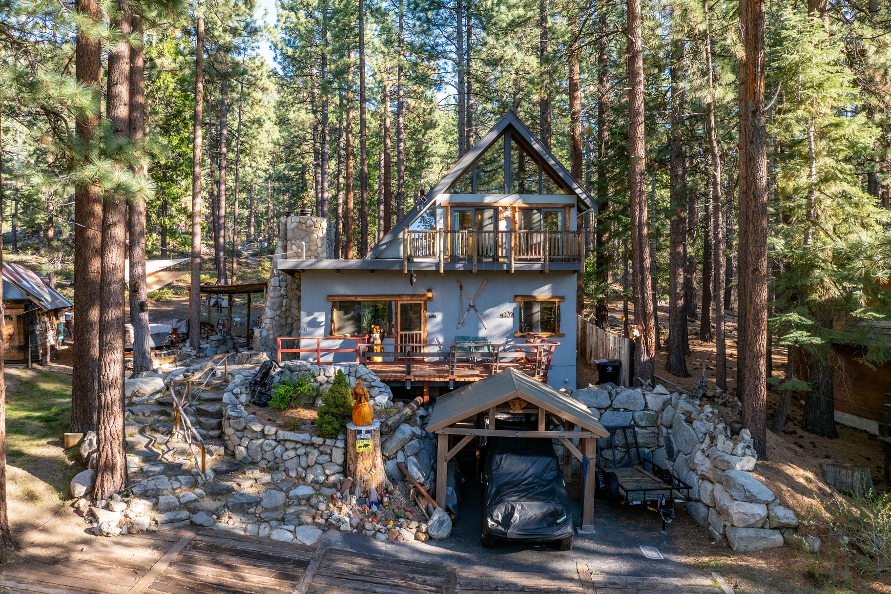  Turnkey Tahoe Retreat Backing to National Forest  Fully Remodeled & Furnish - 物件實景