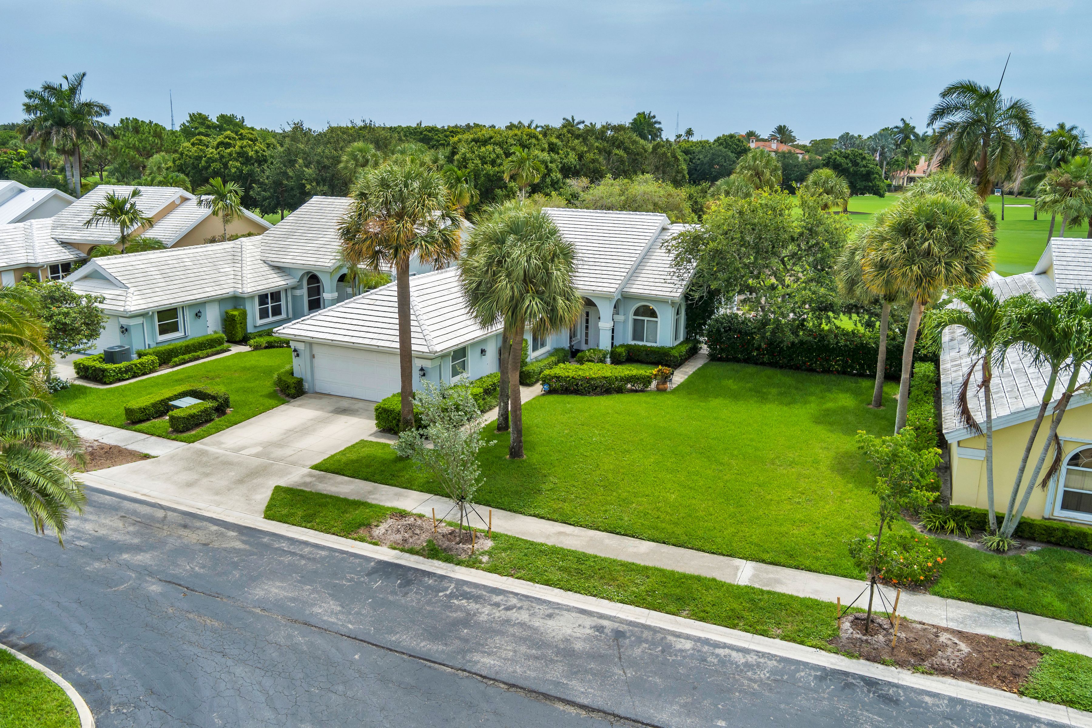  2402 Saratoga Bay Drive - 物件實景