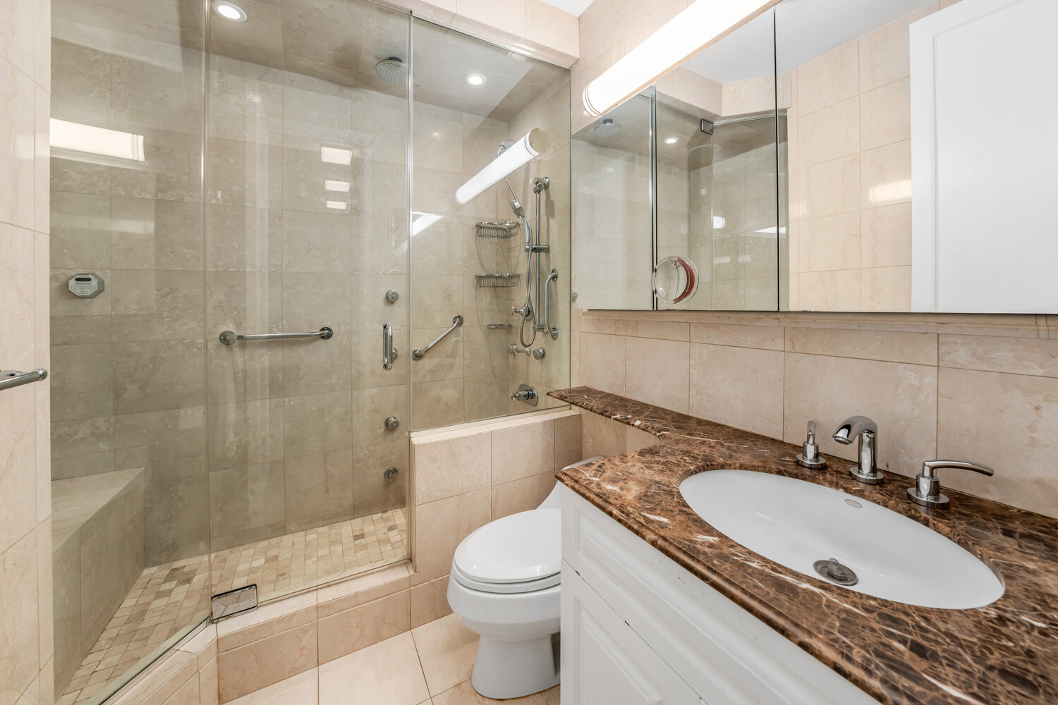 New York City, New York, 10022, United States, 3 Bedrooms Bedrooms, ,3 BathroomsBathrooms,Residential,For Sale,1882416
