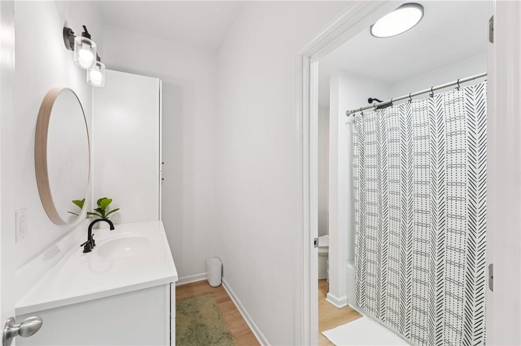 Canton, Georgia, 30114, United States, 6 Bedrooms Bedrooms, ,4 BathroomsBathrooms,Residential,For Sale,1978205