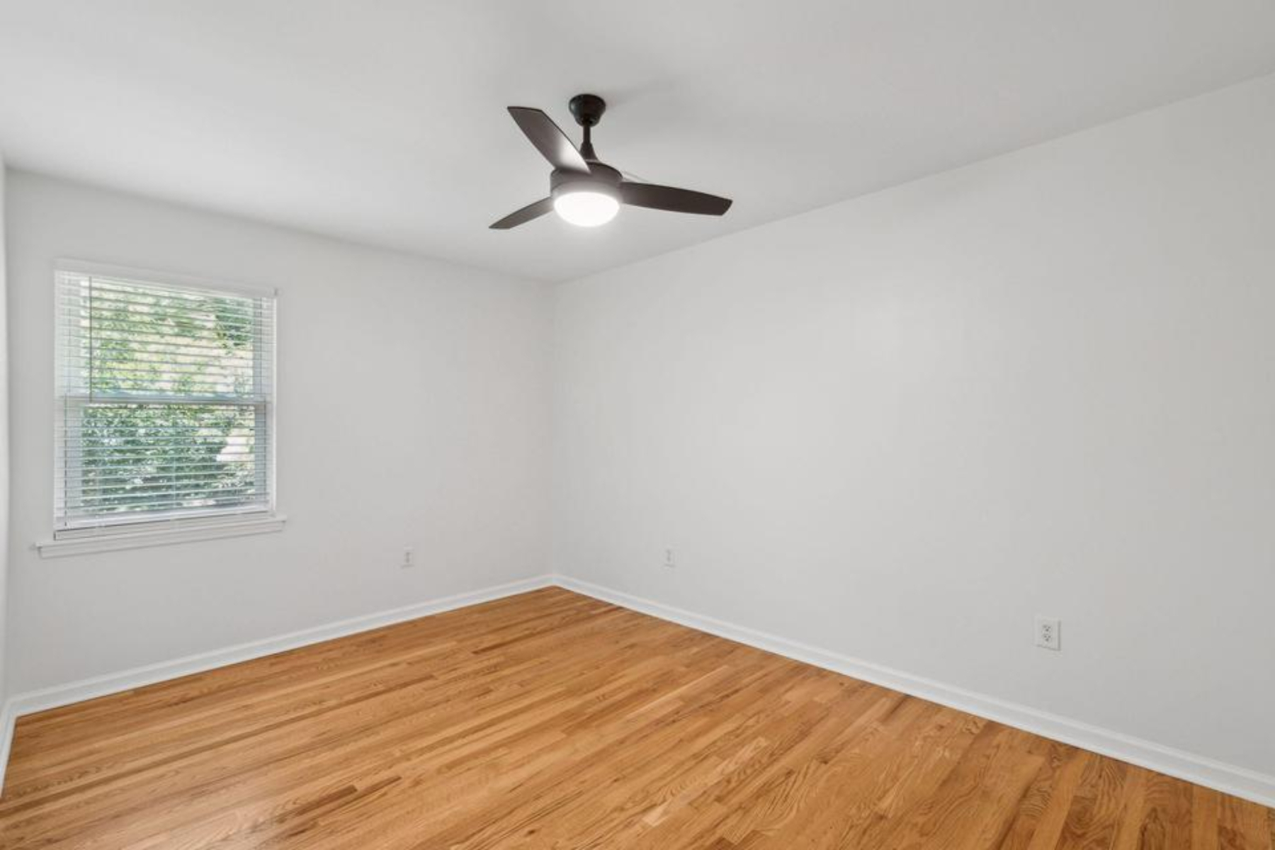  415 Parkdale Drive 8E - 物件實景