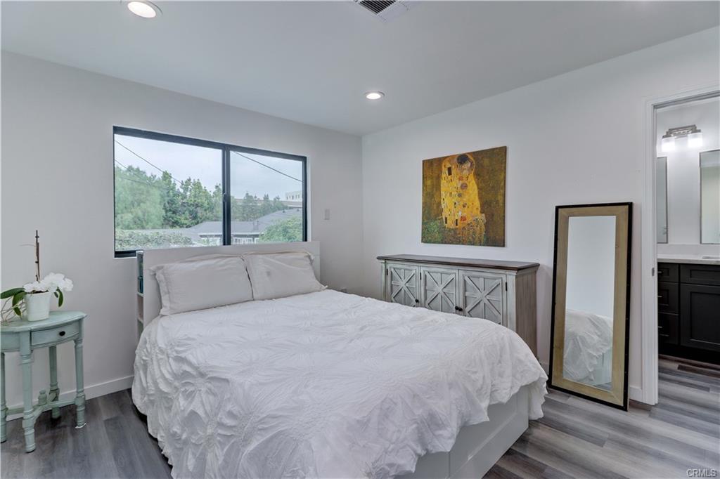 Los ANgeles, California, 90004, United States, 5 Bedrooms Bedrooms, ,2 BathroomsBathrooms,Residential,For Sale,1756474
