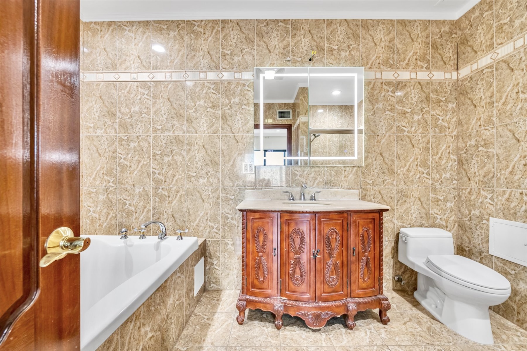  ?ONE OF A KIND PENTHOUSE IN REGO PARK? - 物件實景
