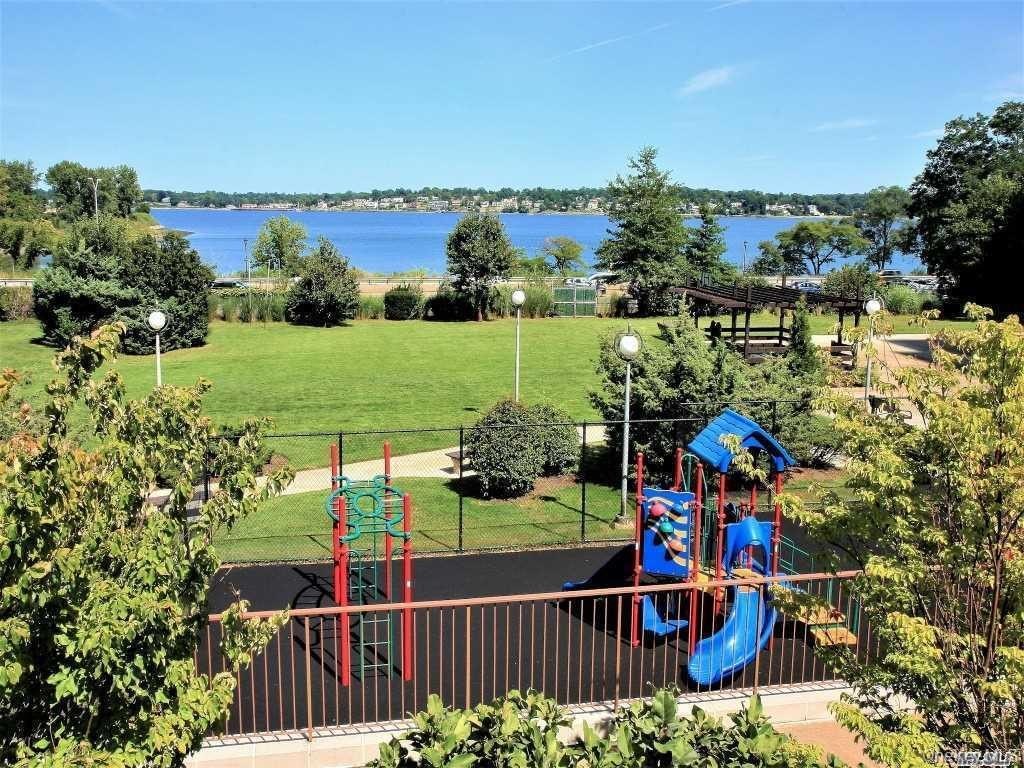 Bayside, New York, 11360, United States, 3 Bedrooms Bedrooms, ,2 BathroomsBathrooms,Residential,For Sale,2048050