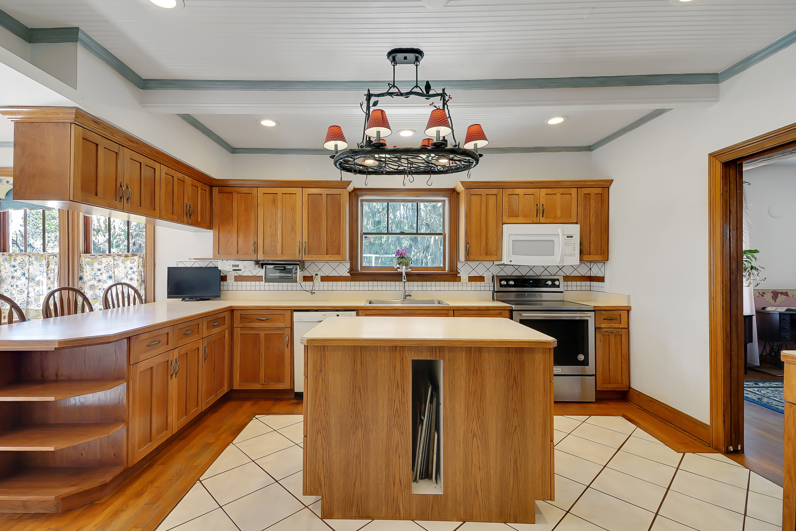 Yalaha, Florida, 34797, United States, 5 Bedrooms Bedrooms, ,4 BathroomsBathrooms,Residential,For Sale,1975837