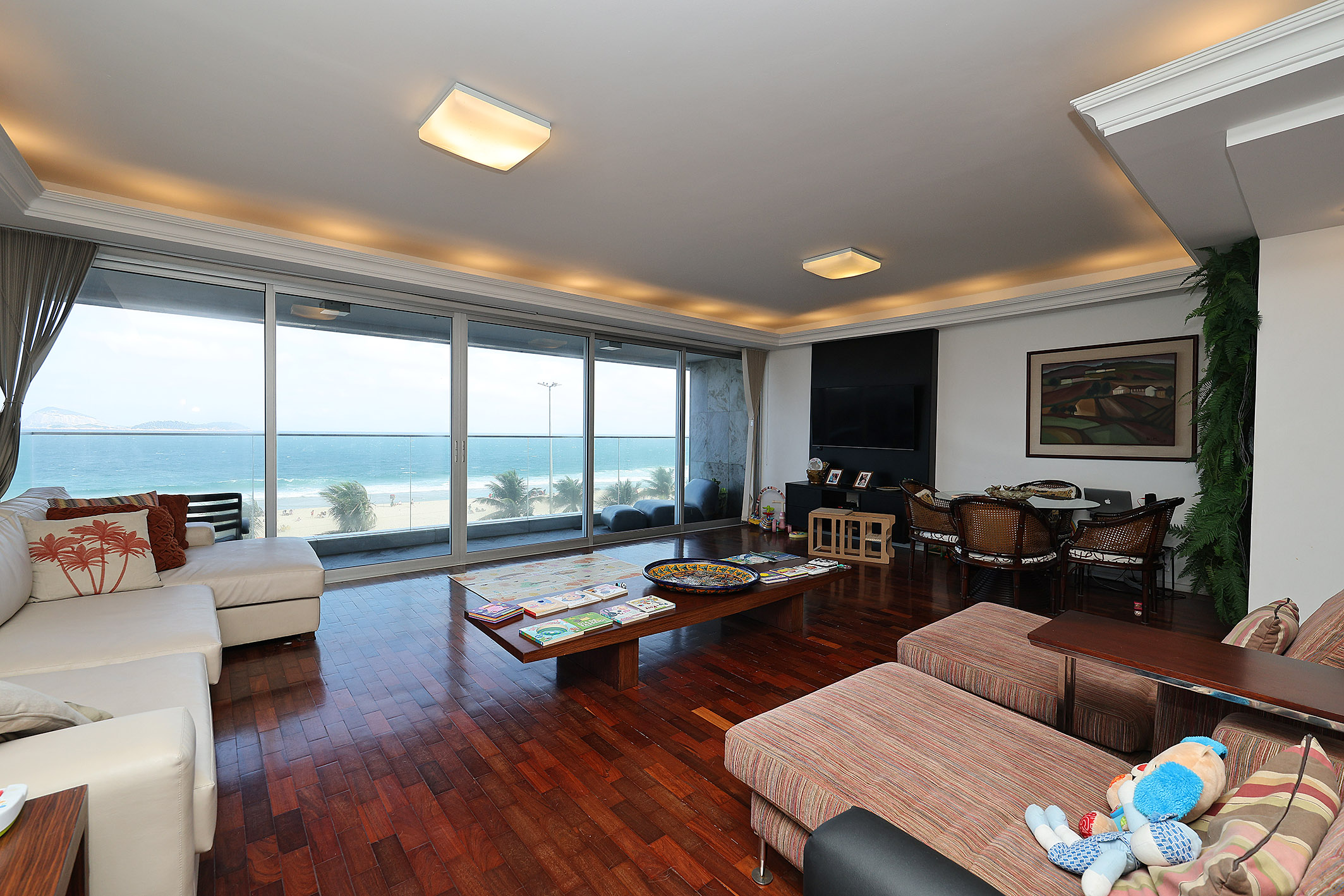  Oceanfront Apartment in a Full-Service Condominium - 物件實景