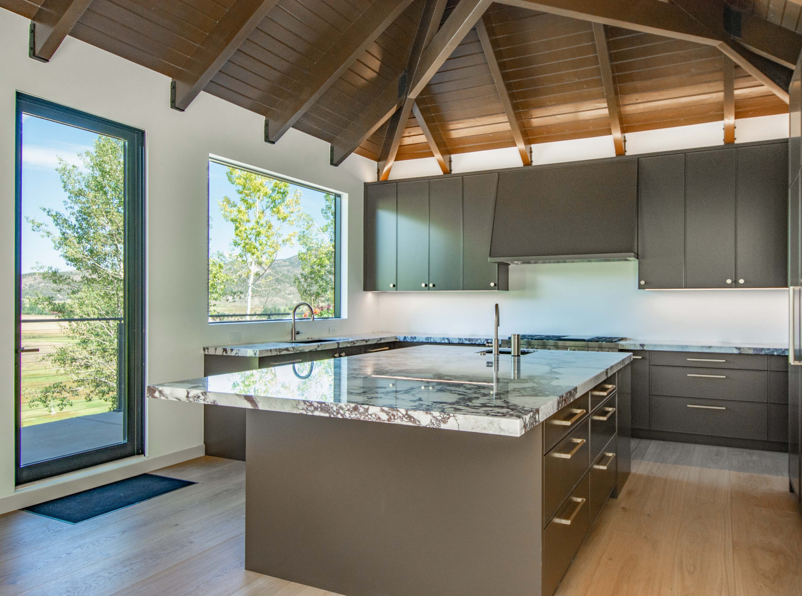  A Beautifully Reimagined Lazy O Ranch Estate with Unparalleled Mt. Sopris Views - 物件實景
