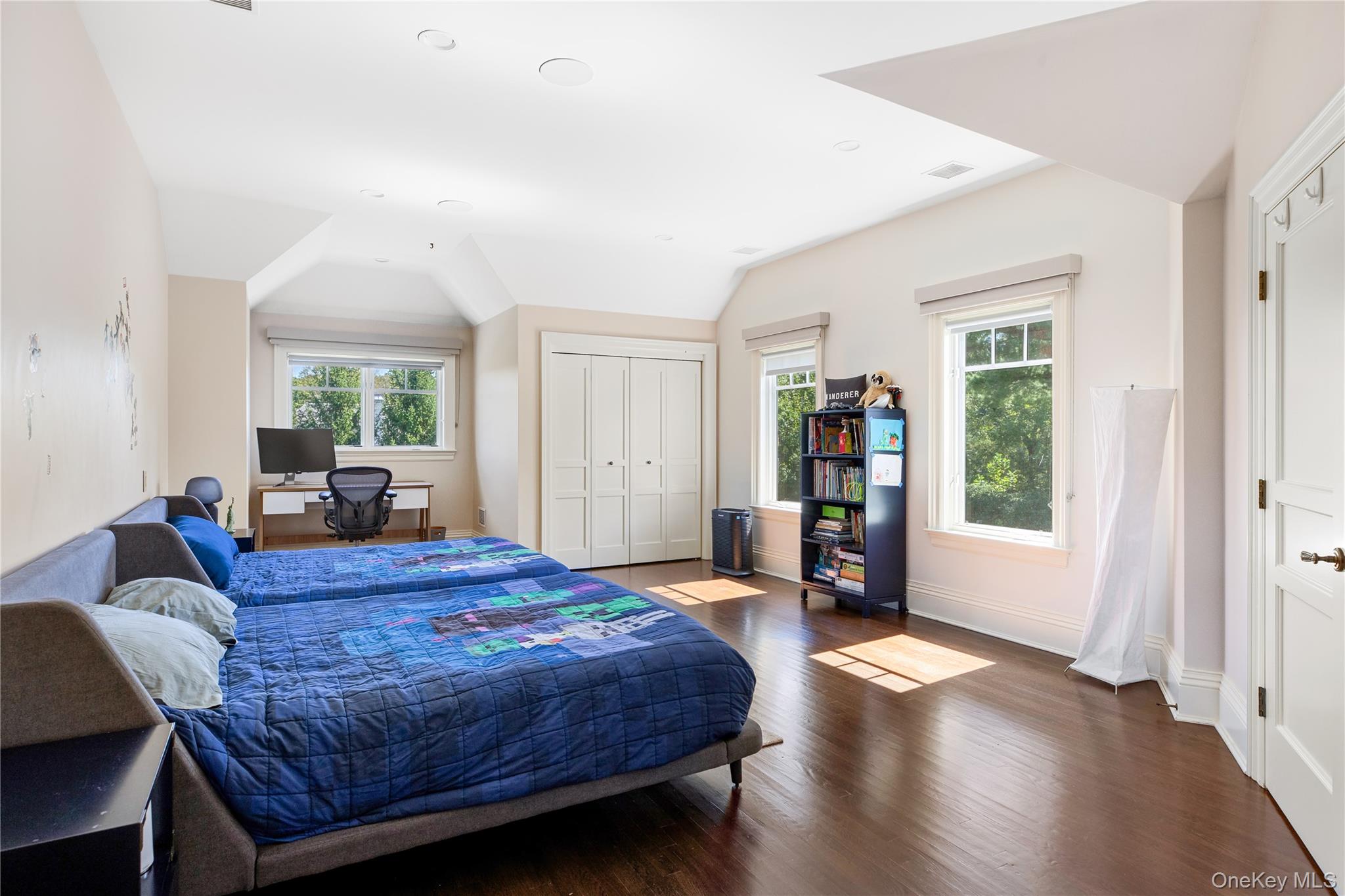  1 Hidden Pond Drive, Old Westbury, NY, 11568 - 物件實景