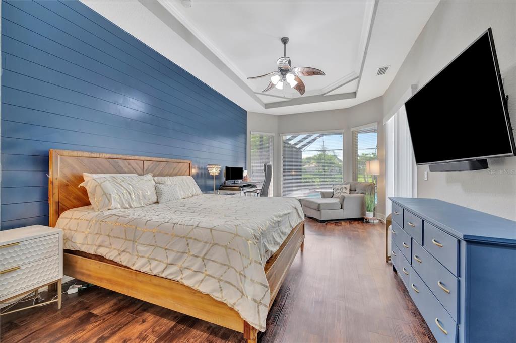 Bradenton, Florida, 34212, United States, 3 Bedrooms Bedrooms, ,4 BathroomsBathrooms,Residential,For Sale,1910869