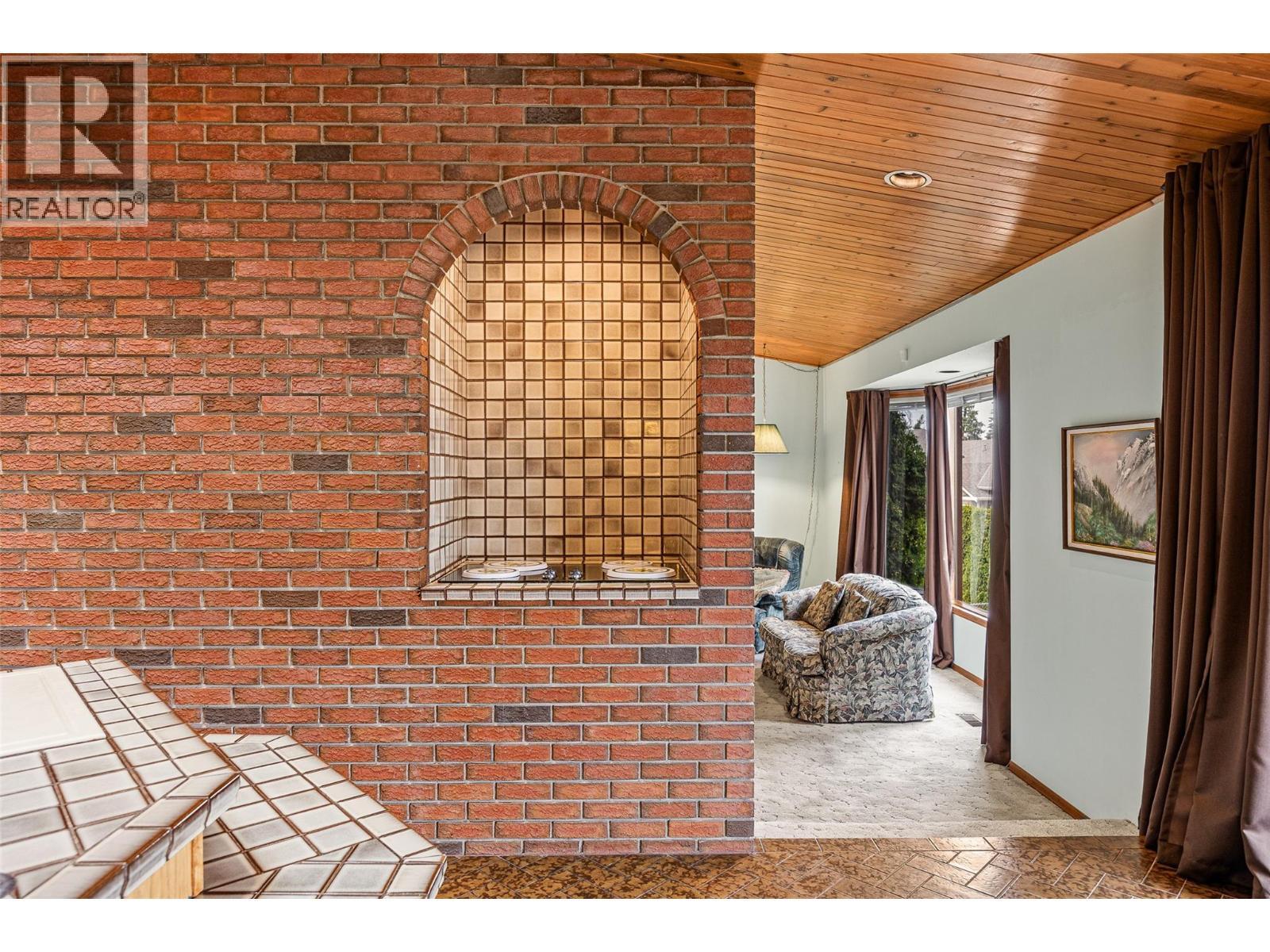 KELOWNA, British Columbia, V1V 1J5, CA, 2 Bedrooms Bedrooms, ,2 BathroomsBathrooms,Residential,For Sale,1948319