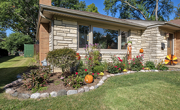 Des Plaines, Illinois, 60016, United States, 3 Bedrooms Bedrooms, ,3 BathroomsBathrooms,Residential,For Sale,2003071