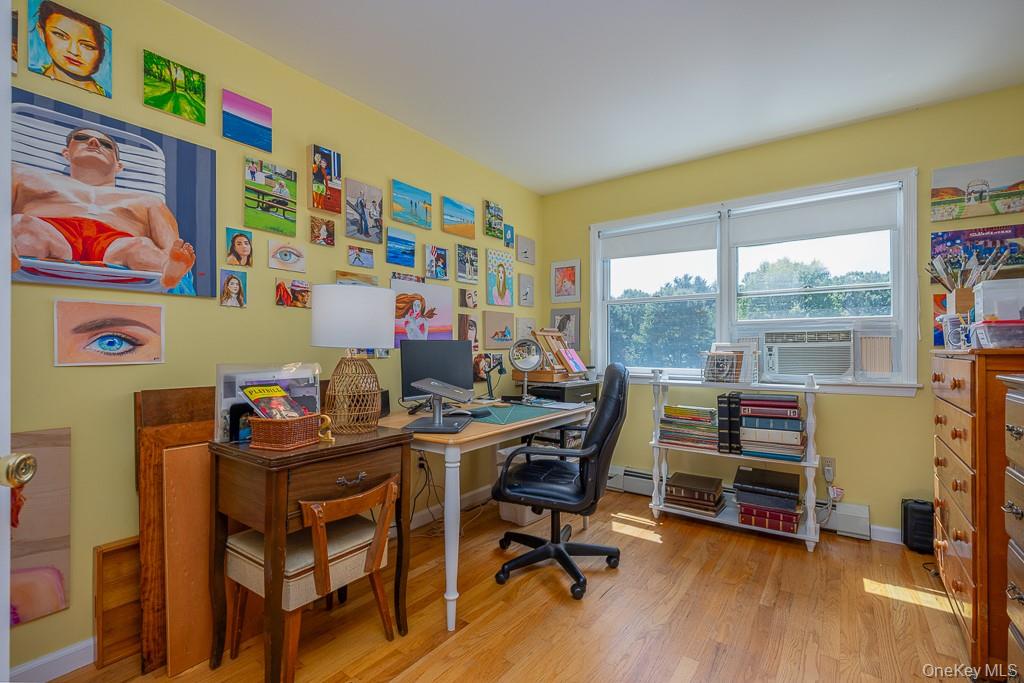 Stony Point, New York, 10980, United States, 5 Bedrooms Bedrooms, ,3 BathroomsBathrooms,Residential,For Sale,1918019