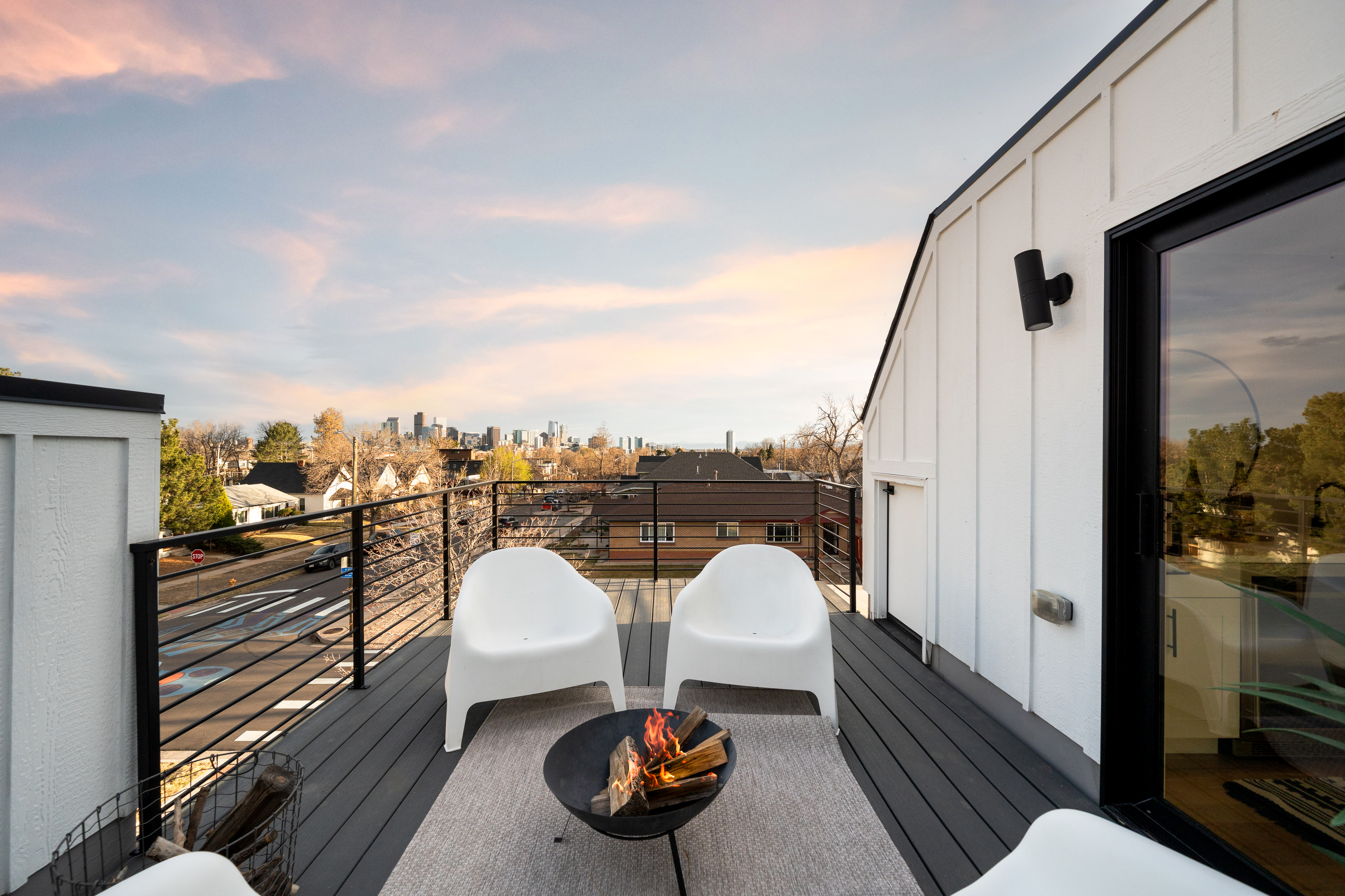  Sunny Corner Lot  Park + Skyline Views - 物件實景