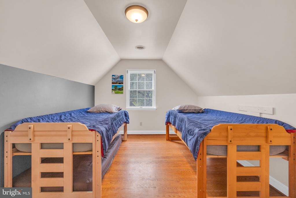 Warrenton, Virginia, 20187, United States, 3 Bedrooms Bedrooms, ,4 BathroomsBathrooms,Residential,For Sale,1977247