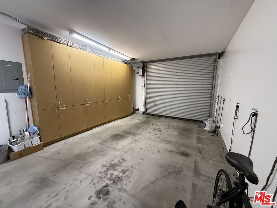 Venice, California, 90291, United States, 2 Bedrooms Bedrooms, ,2 BathroomsBathrooms,Residential,For Sale,1989635