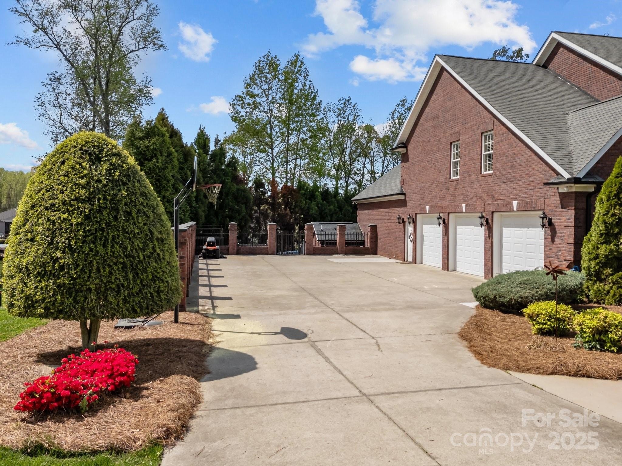 Salisbury, North Carolina, 28146, United States, 4 Bedrooms Bedrooms, ,4 BathroomsBathrooms,Residential,For Sale,1888803