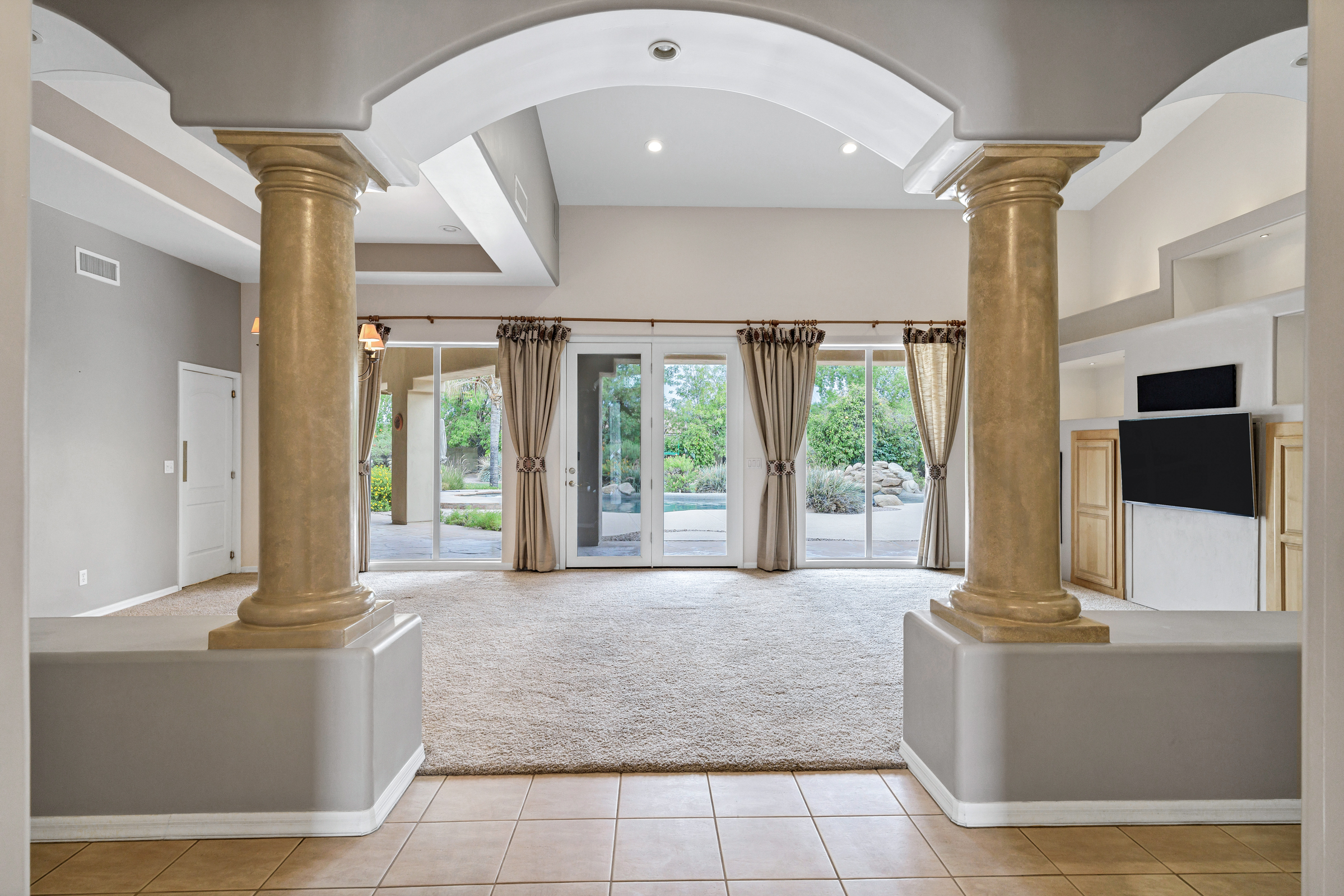 Mesa, Arizona, 85205, United States, 6 Bedrooms Bedrooms, ,3 BathroomsBathrooms,Residential,For Sale,1900615