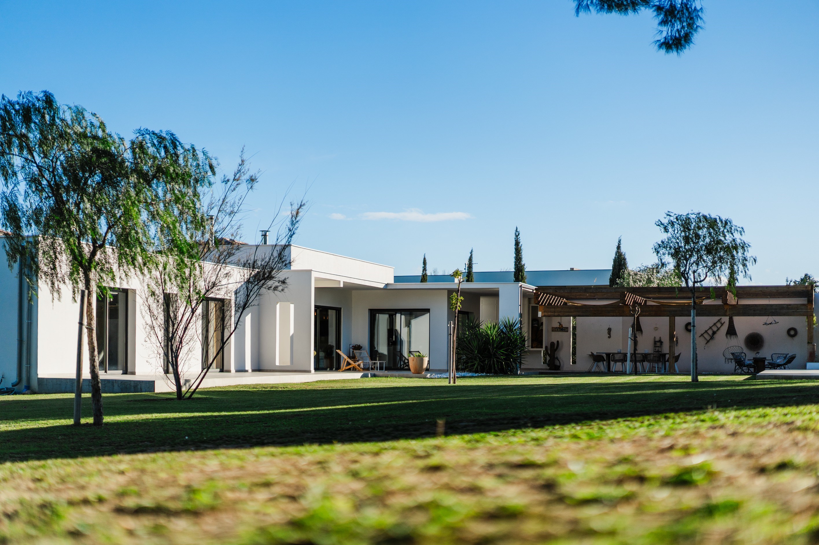  Contemporary house - pool - garage - 物件實景