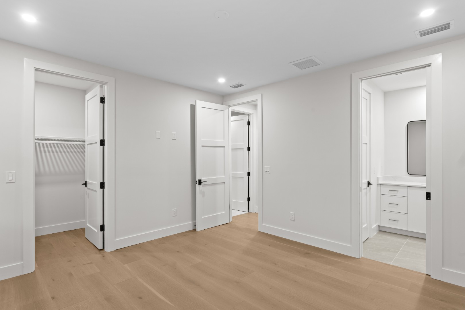 Tampa, Florida, 33629, United States, 5 Bedrooms Bedrooms, ,7 BathroomsBathrooms,Residential,For Sale,1993853