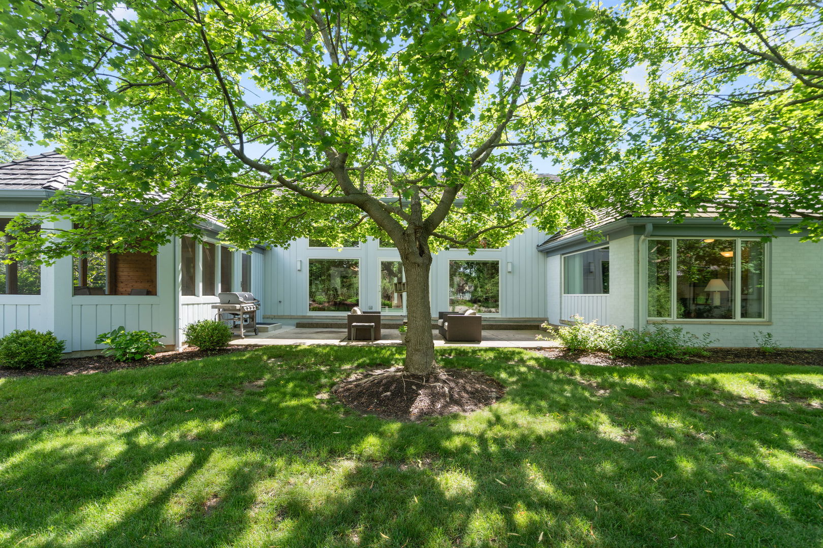 Highland Park, Illinois, 60035, United States, 2 Bedrooms Bedrooms, ,3 BathroomsBathrooms,Residential,For Sale,1903435