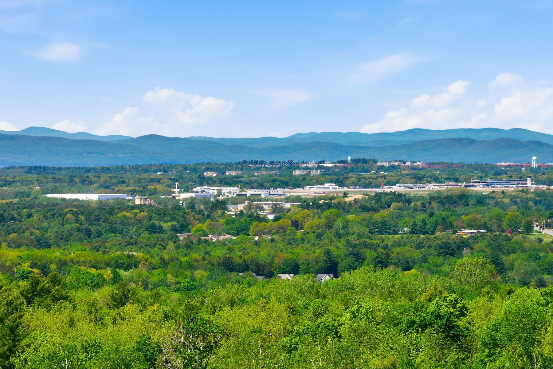  351 Ledgewood Drive - 物件實景