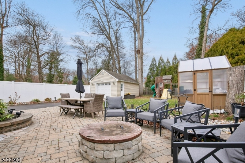 Plainfield City, New Jersey, 07062, United States, 3 Bedrooms Bedrooms, ,2 BathroomsBathrooms,Residential,For Sale,2003425