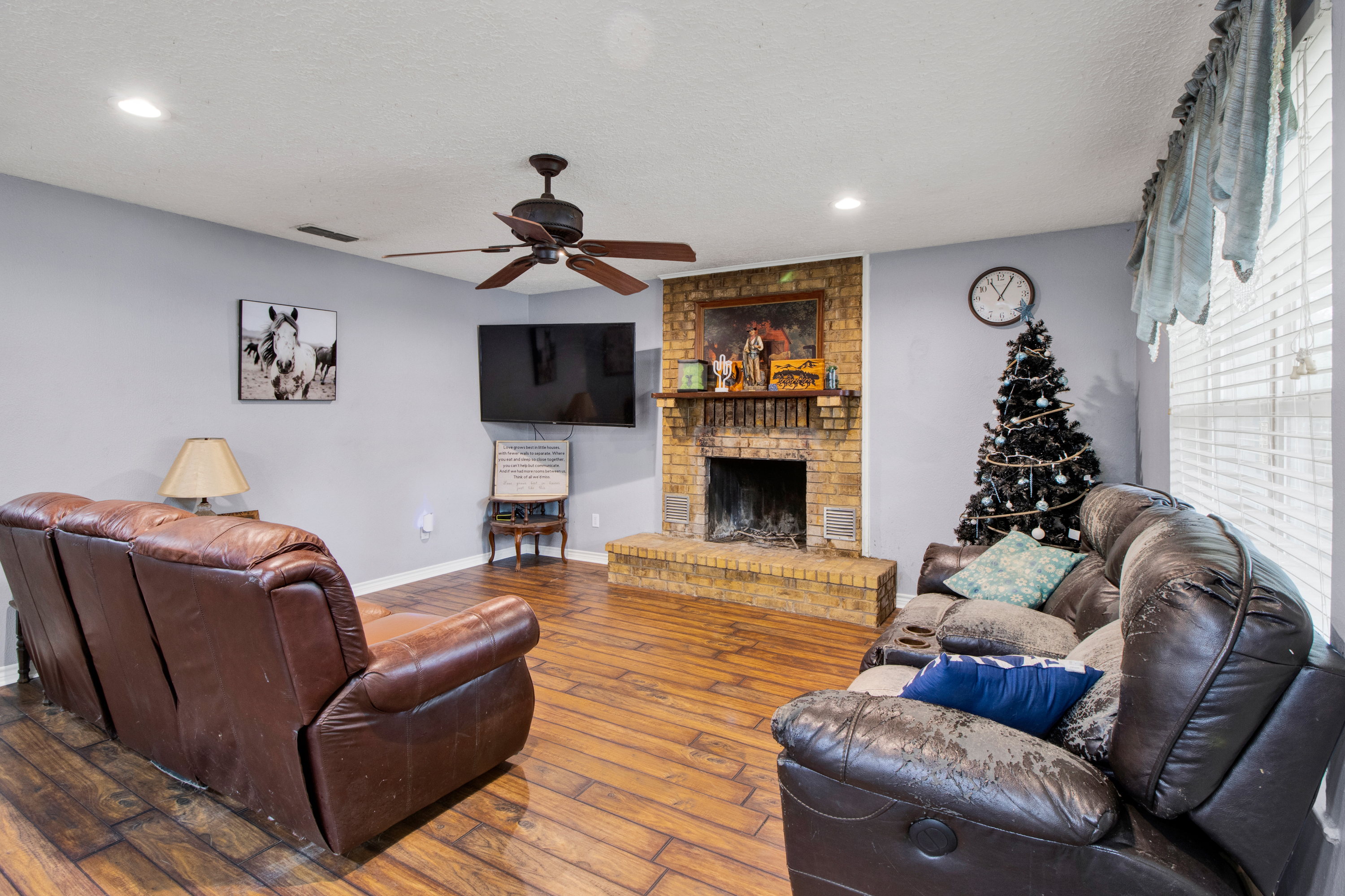 Henderson, Texas, 75652, United States, 6 Bedrooms Bedrooms, ,5 BathroomsBathrooms,Residential,For Sale,1920809