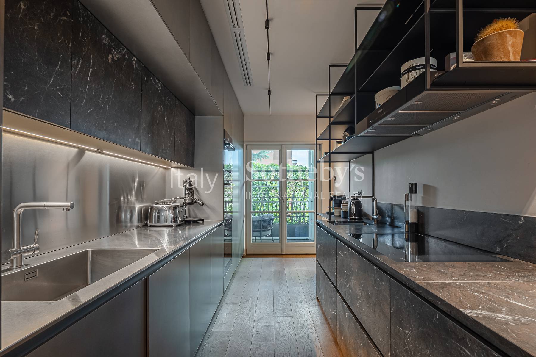  Furnished penthouse with terrace and pool in Brera district - 物件實景