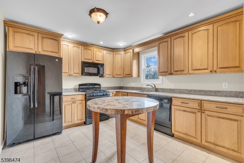 Jefferson Twp., New Jersey, 07849, United States, 3 Bedrooms Bedrooms, ,3 BathroomsBathrooms,Residential,For Sale,1995932