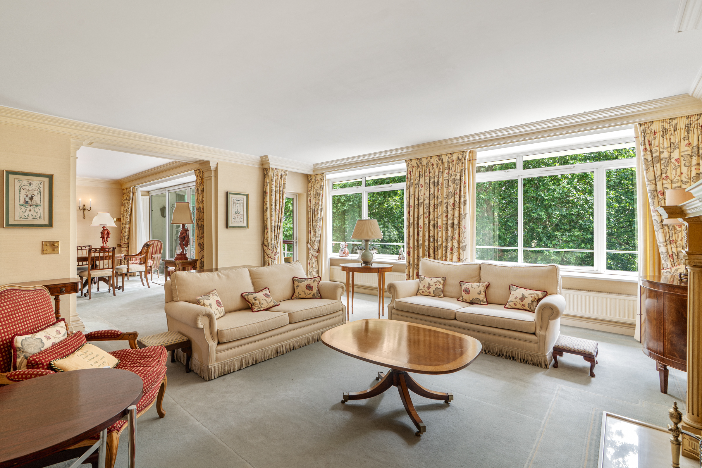  Gloucester Square Grandeur with Exceptional Potential - 物件實景