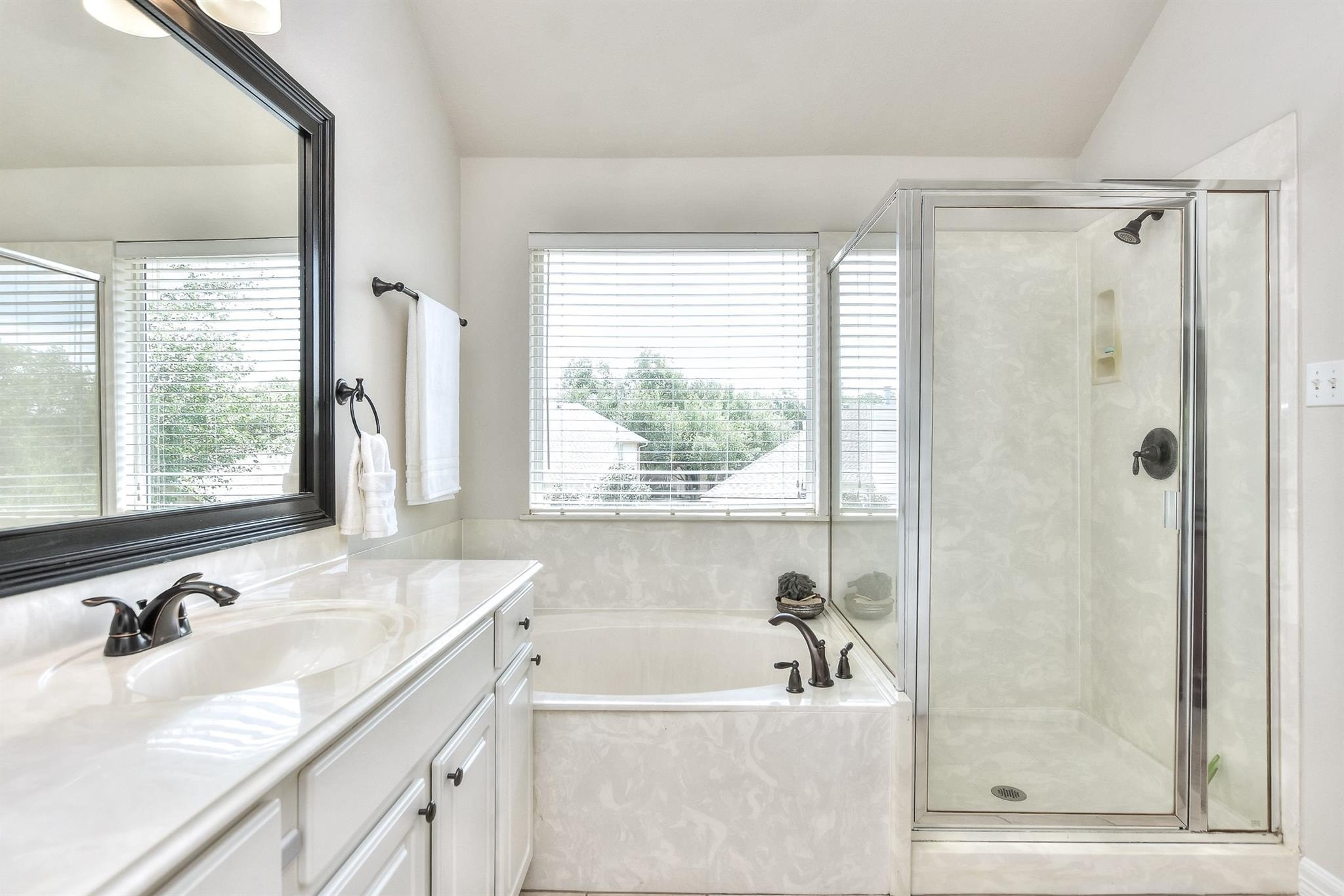 Georgetown, Texas, 78628, United States, 5 Bedrooms Bedrooms, ,4 BathroomsBathrooms,Residential,For Sale,1980780