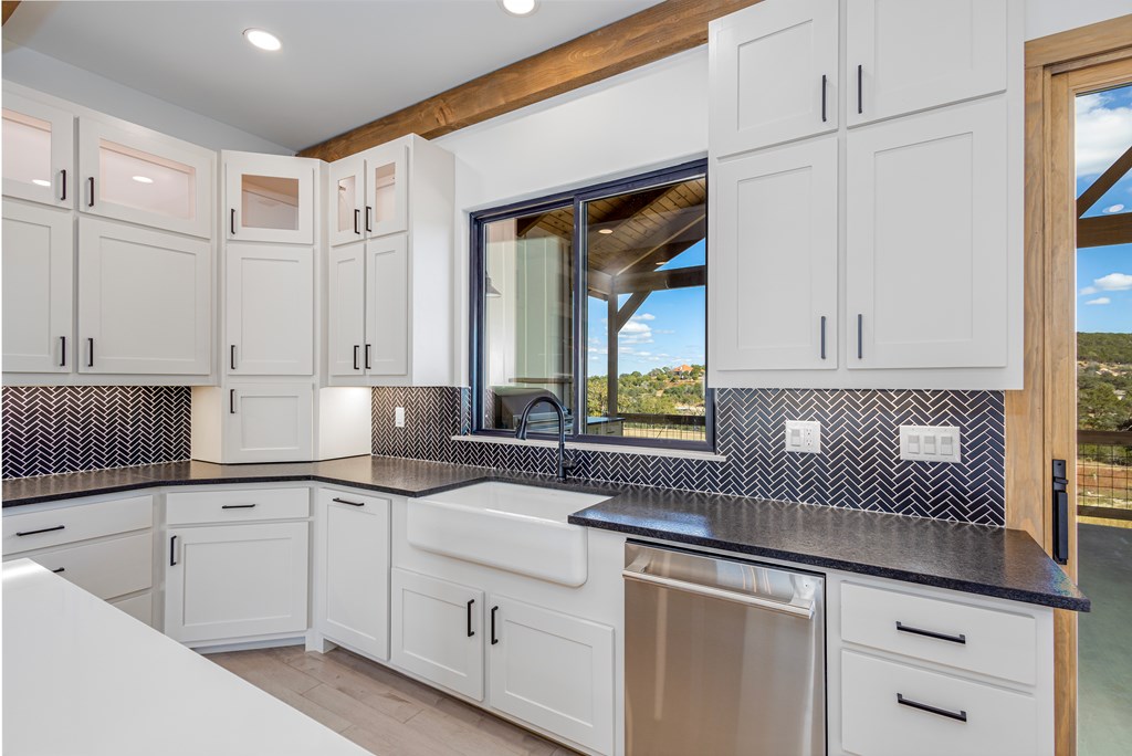 204 Beverly Hills Lane, Kerrville, Texas, 78028, United States, 4 Bedrooms Bedrooms, ,3 BathroomsBathrooms,Residential,For Sale,204 Beverly Hills Lane,1645289