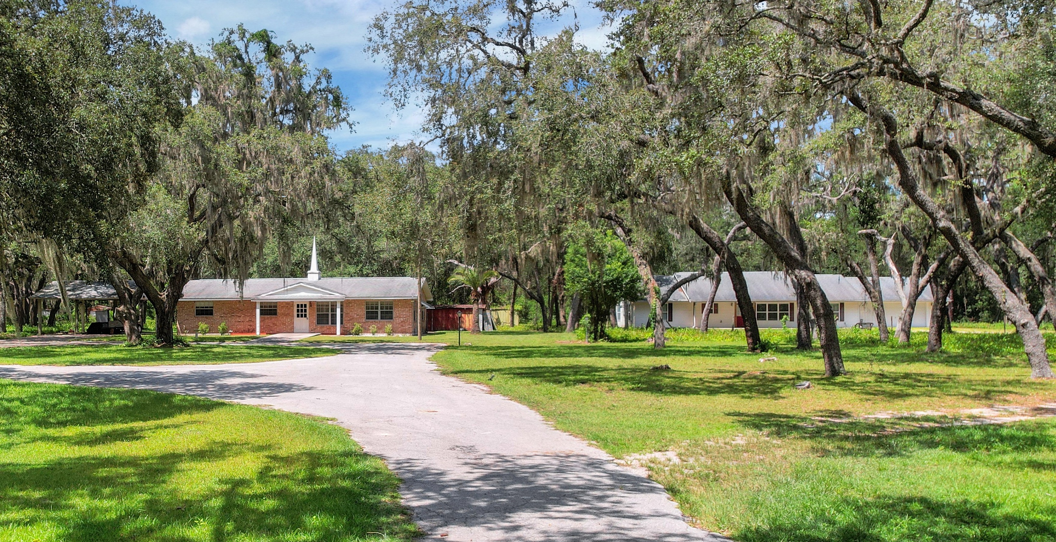 Lady Lake, Florida, 32159, United States, 6 Bedrooms Bedrooms, ,5 BathroomsBathrooms,Residential,For Sale,1921819