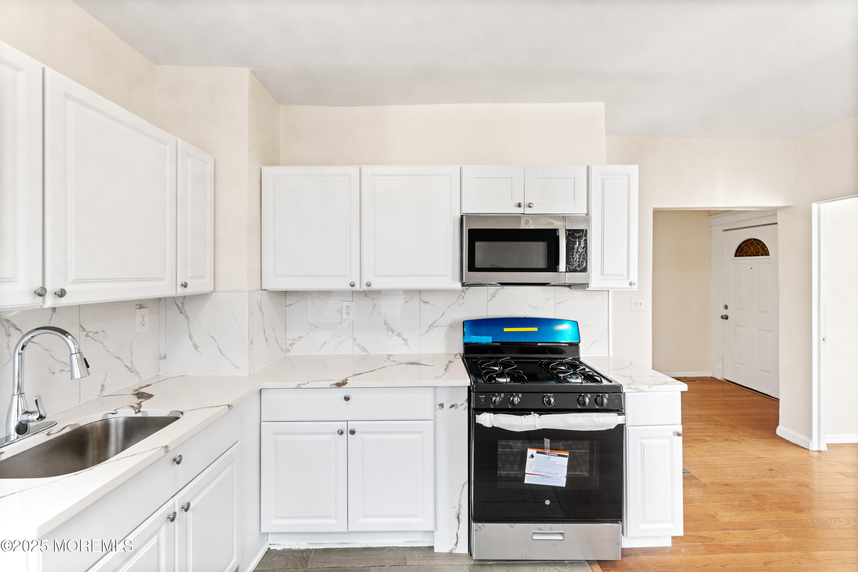 Newark, New Jersey, 07112, United States, 5 Bedrooms Bedrooms, ,2 BathroomsBathrooms,Residential,For Sale,2008185