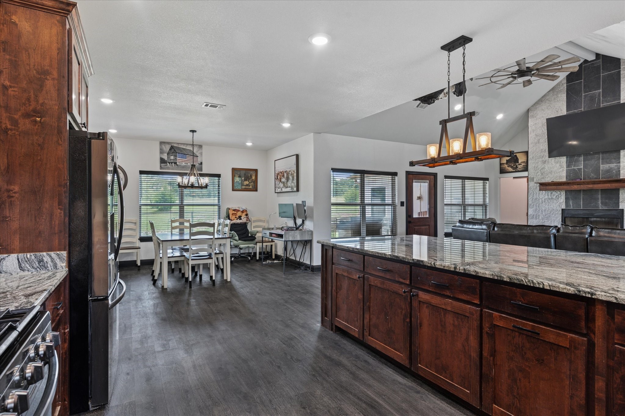 Bowie, Texas, 76230, United States, 4 Bedrooms Bedrooms, ,4 BathroomsBathrooms,Residential,For Sale,1895366