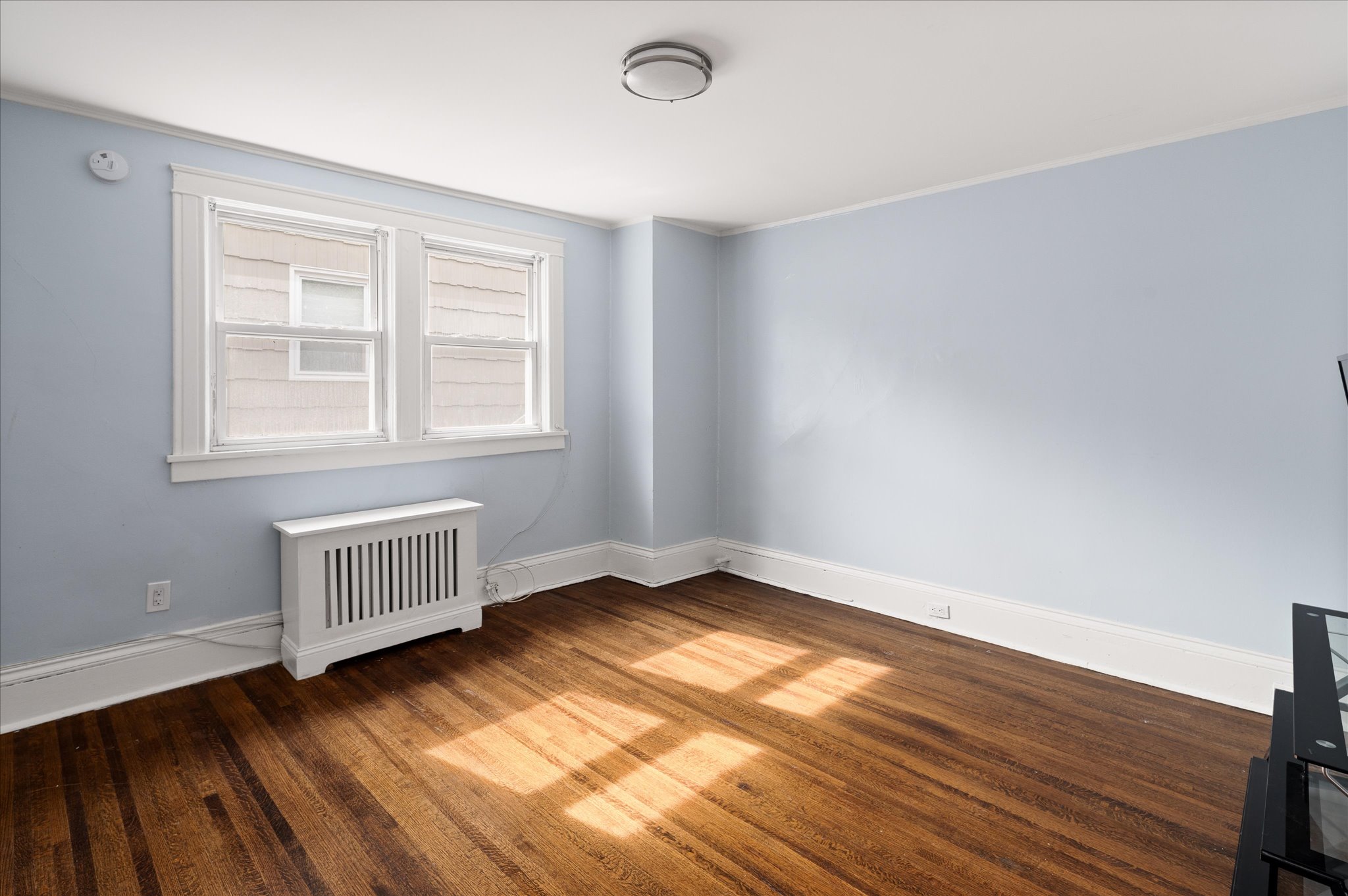  737 Bradley Street - 物件實景