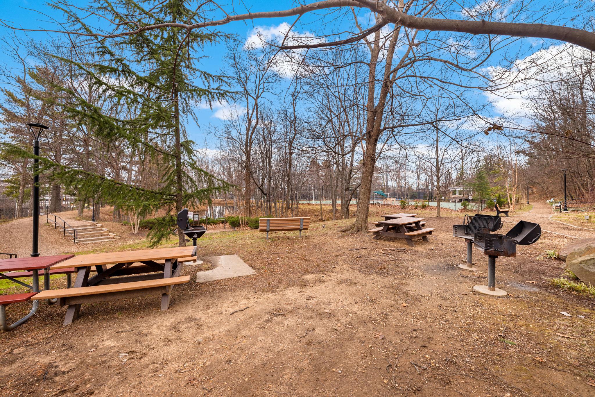  8370 Greensboro Drive, Mclean, VA, 22102 - 物件實景