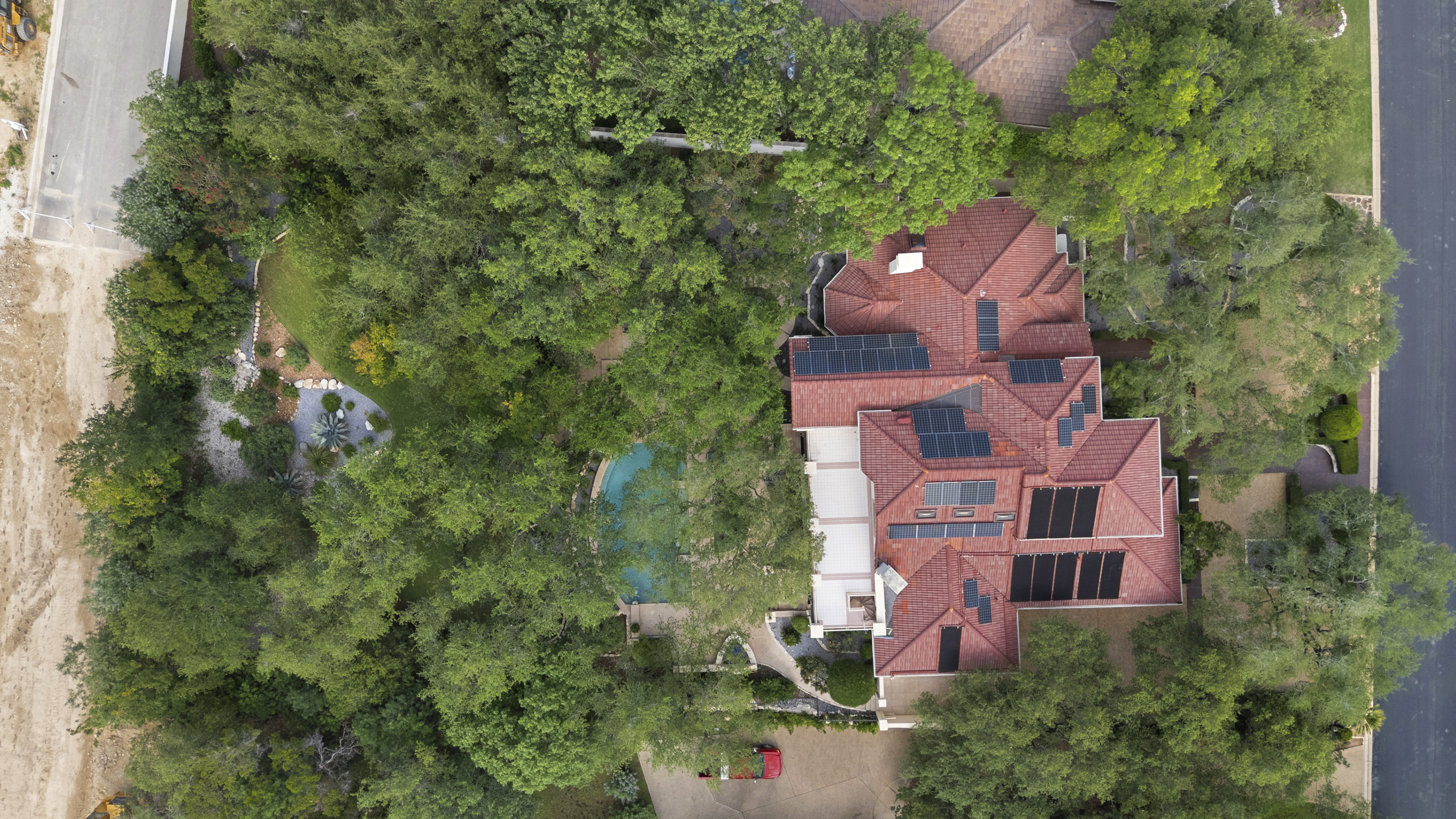  Grand Dominion Estate Showcasing Luxury, Privacy & Architectural Excellence - 物件實景