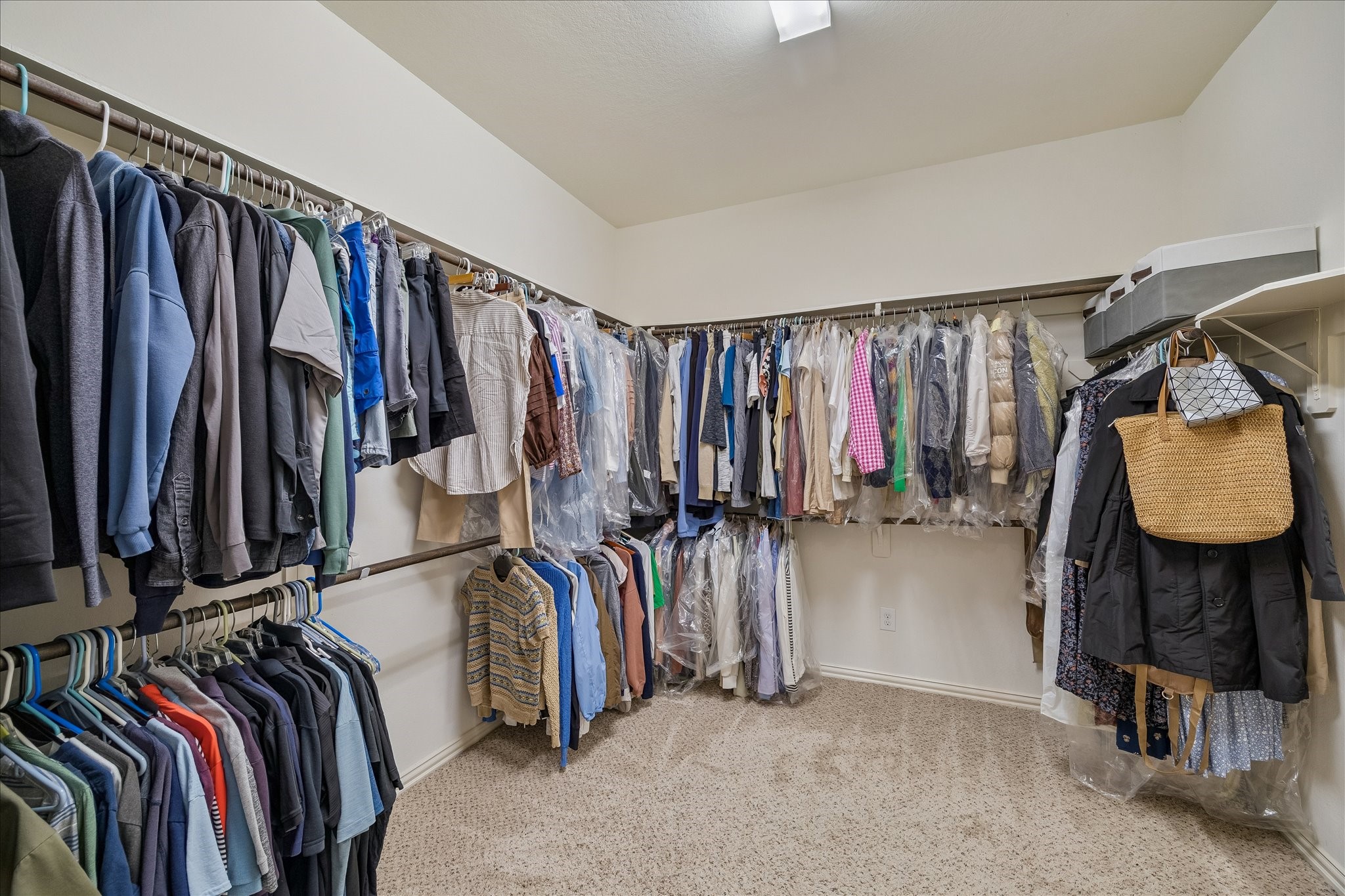  6228 Watford Drive - 物件實景