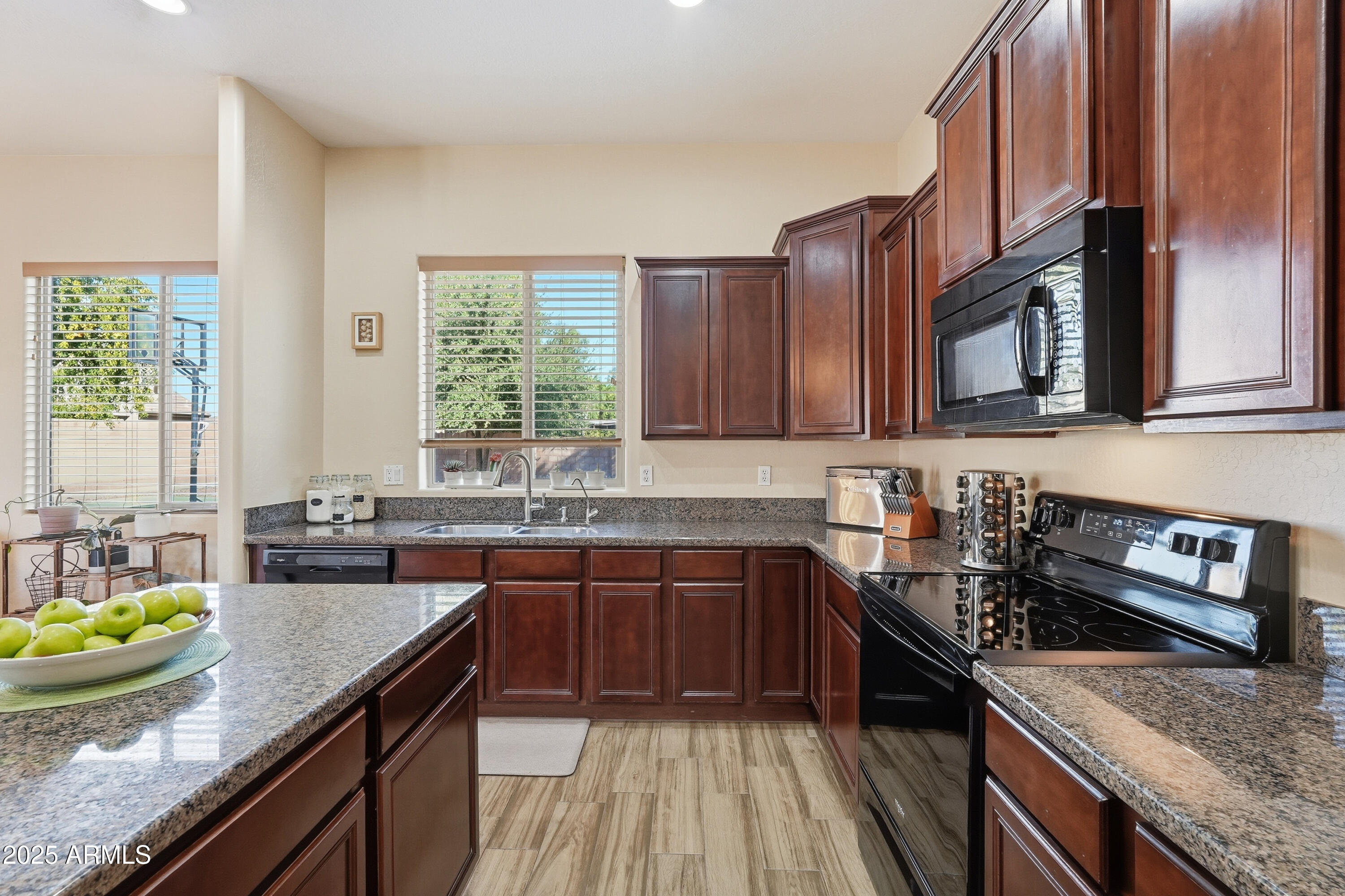 Goodyear, Arizona, 85338, United States, 4 Bedrooms Bedrooms, ,2 BathroomsBathrooms,Residential,For Sale,1989327