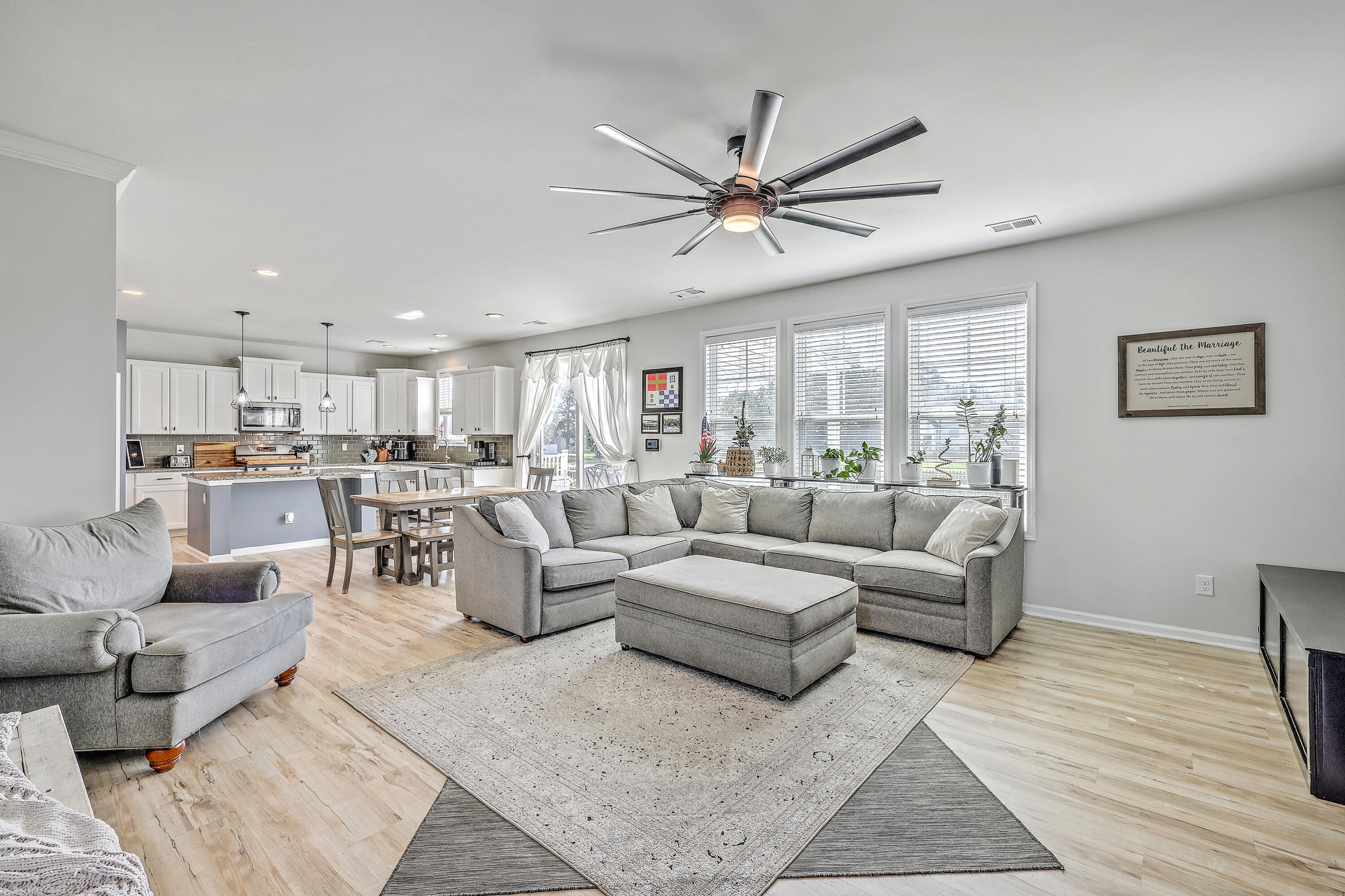 Hanahan, South Carolina, 29410, United States, 5 Bedrooms Bedrooms, ,3 BathroomsBathrooms,Residential,For Sale,1938024
