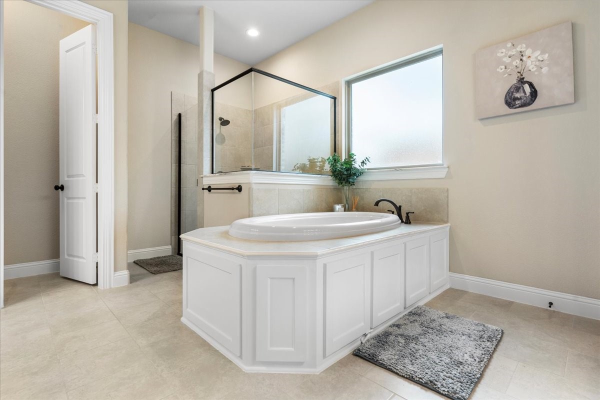 Mansfield, Texas, 76063, United States, 4 Bedrooms Bedrooms, ,4 BathroomsBathrooms,Residential,For Sale,1817600