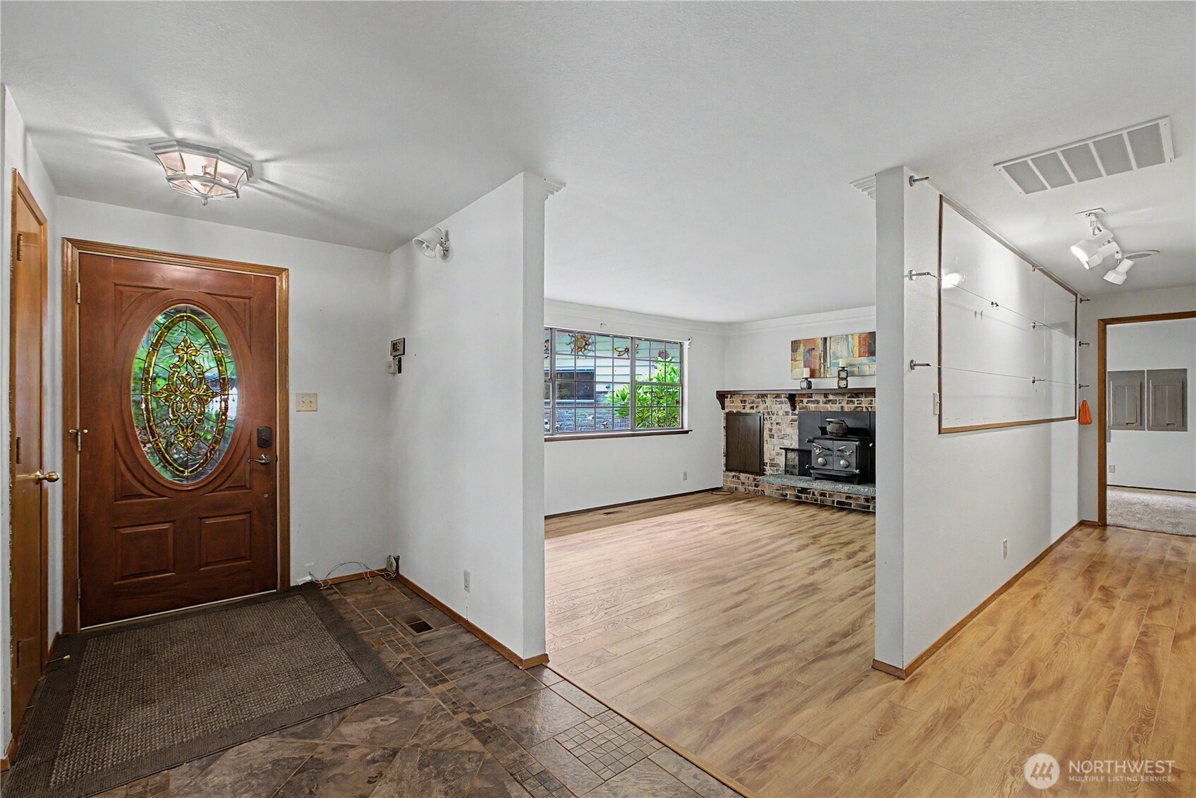 Olympia, Washington, 98513, United States, 4 Bedrooms Bedrooms, ,3 BathroomsBathrooms,Residential,For Sale,2048484
