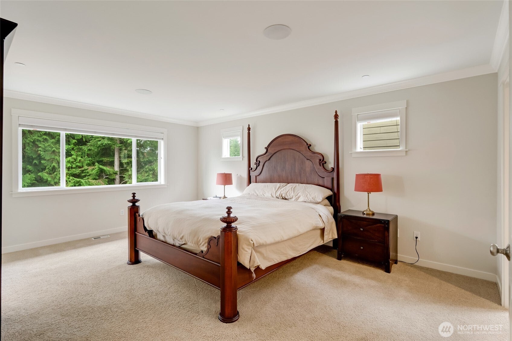 Lynnwood, Washington, 98037, United States, 5 Bedrooms Bedrooms, ,4 BathroomsBathrooms,Residential,For Sale,1979016