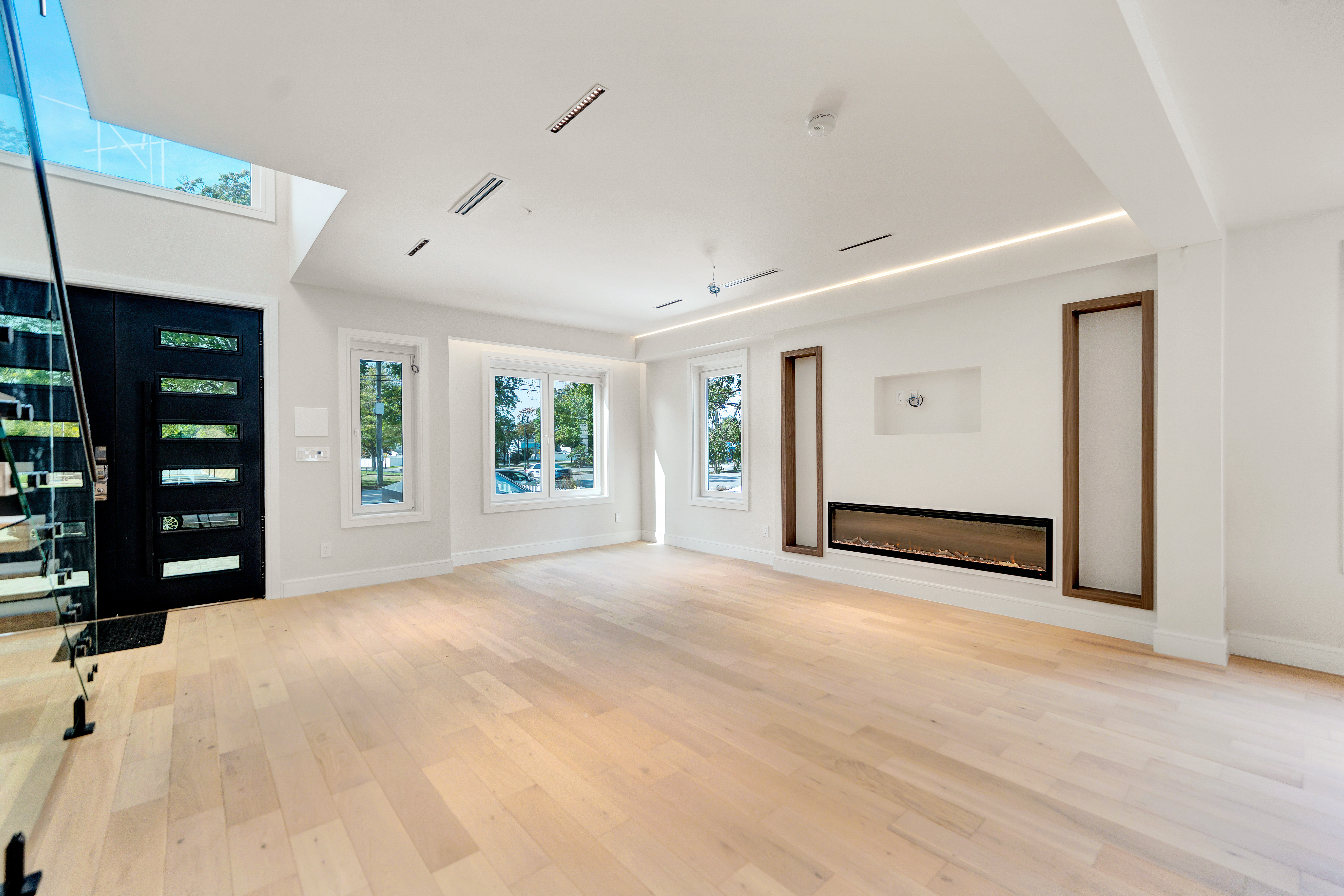  748 Carman Avenue, Westbury, NY, 11590 - 物件實景