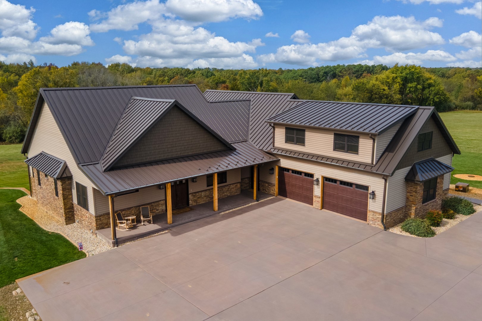 Carbondale, Illinois, 62902, United States, 3 Bedrooms Bedrooms, ,8 BathroomsBathrooms,Residential,For Sale,1986074