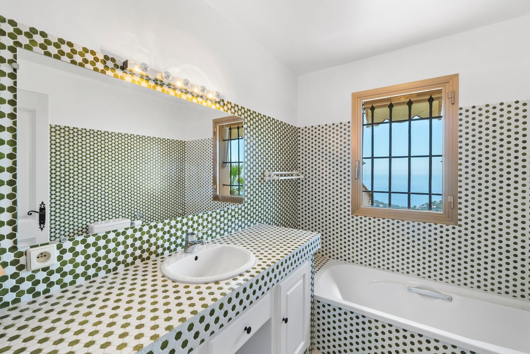  Roquebrune-Cap-Martin: Provençal villa with panoramic sea and Monaco views - 物件實景