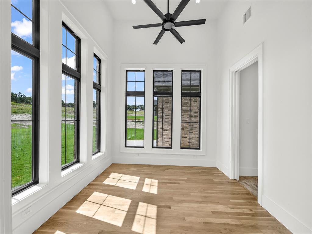 Weatherford, Texas, 76087, United States, 4 Bedrooms Bedrooms, ,4 BathroomsBathrooms,Residential,For Sale,1981455