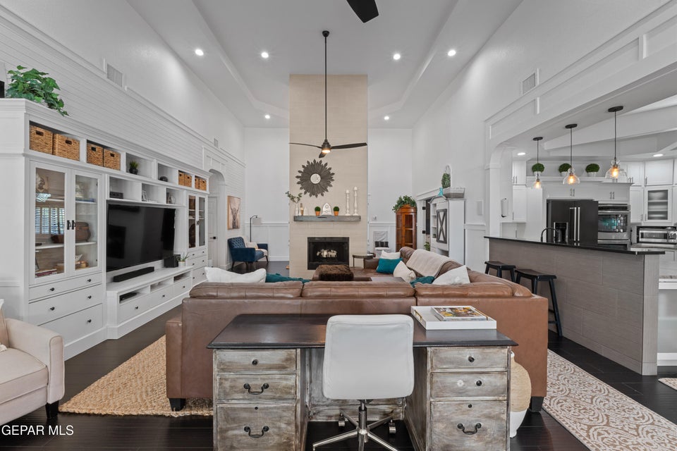 El Paso, Texas, 79936, United States, 5 Bedrooms Bedrooms, ,5 BathroomsBathrooms,Residential,For Sale,1980417